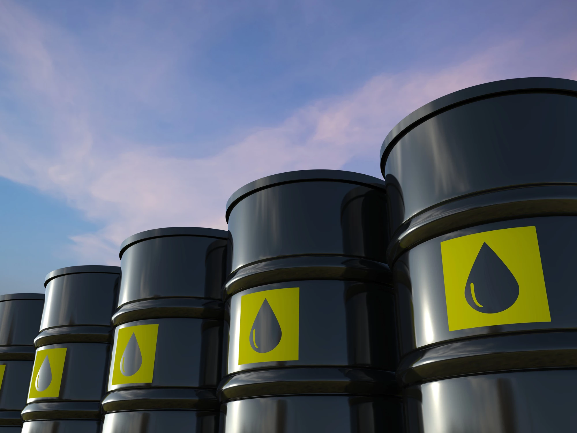 Международное энергетическое агентство повысило прогноз роста спроса на нефть